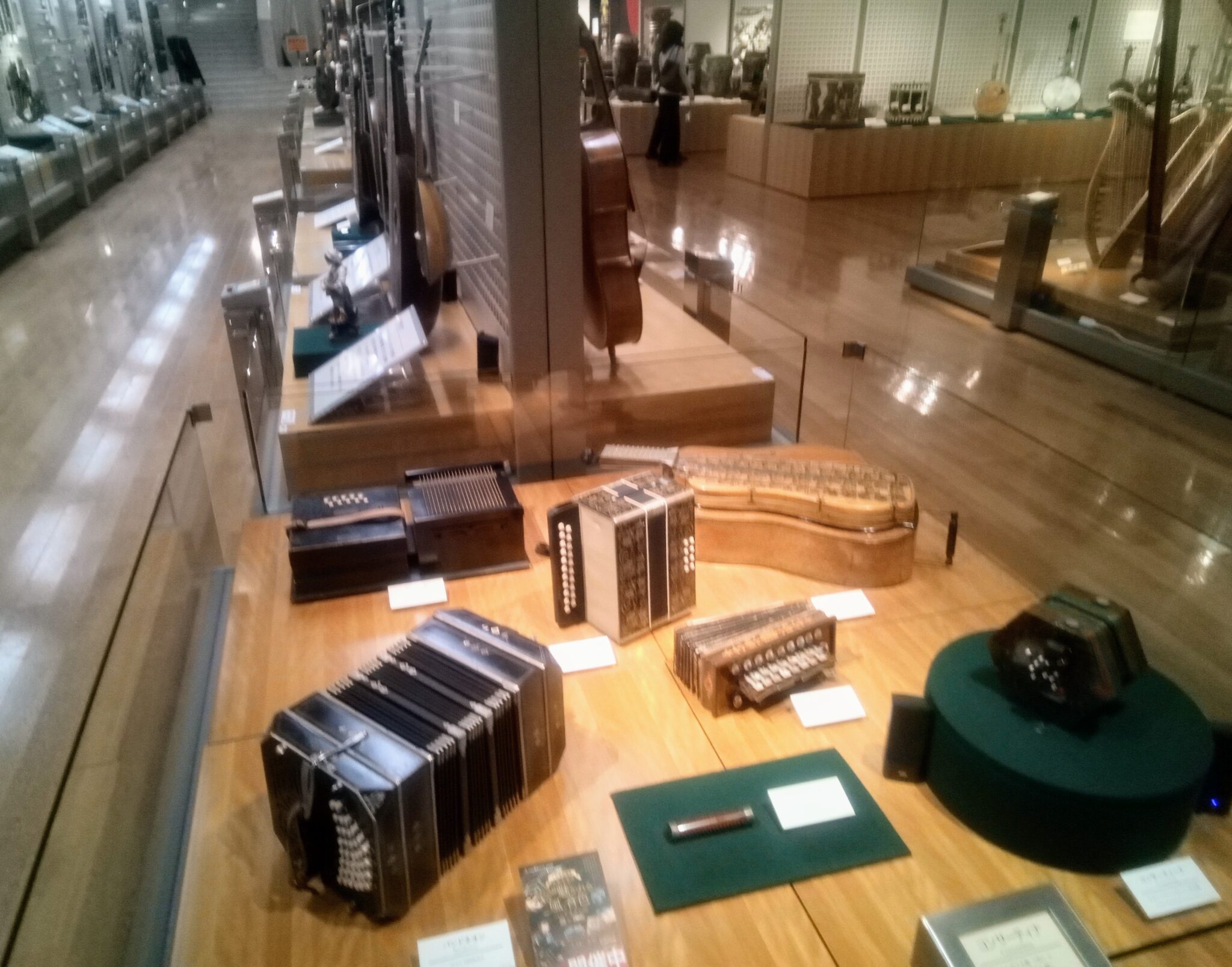 楽器博物館 ~蛇腹楽器展~ accordion mio